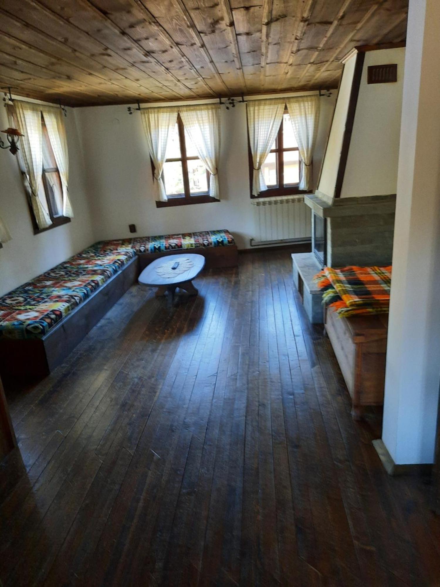 Hotel Чолаковата Къща Koprivshtitsa Esterno foto