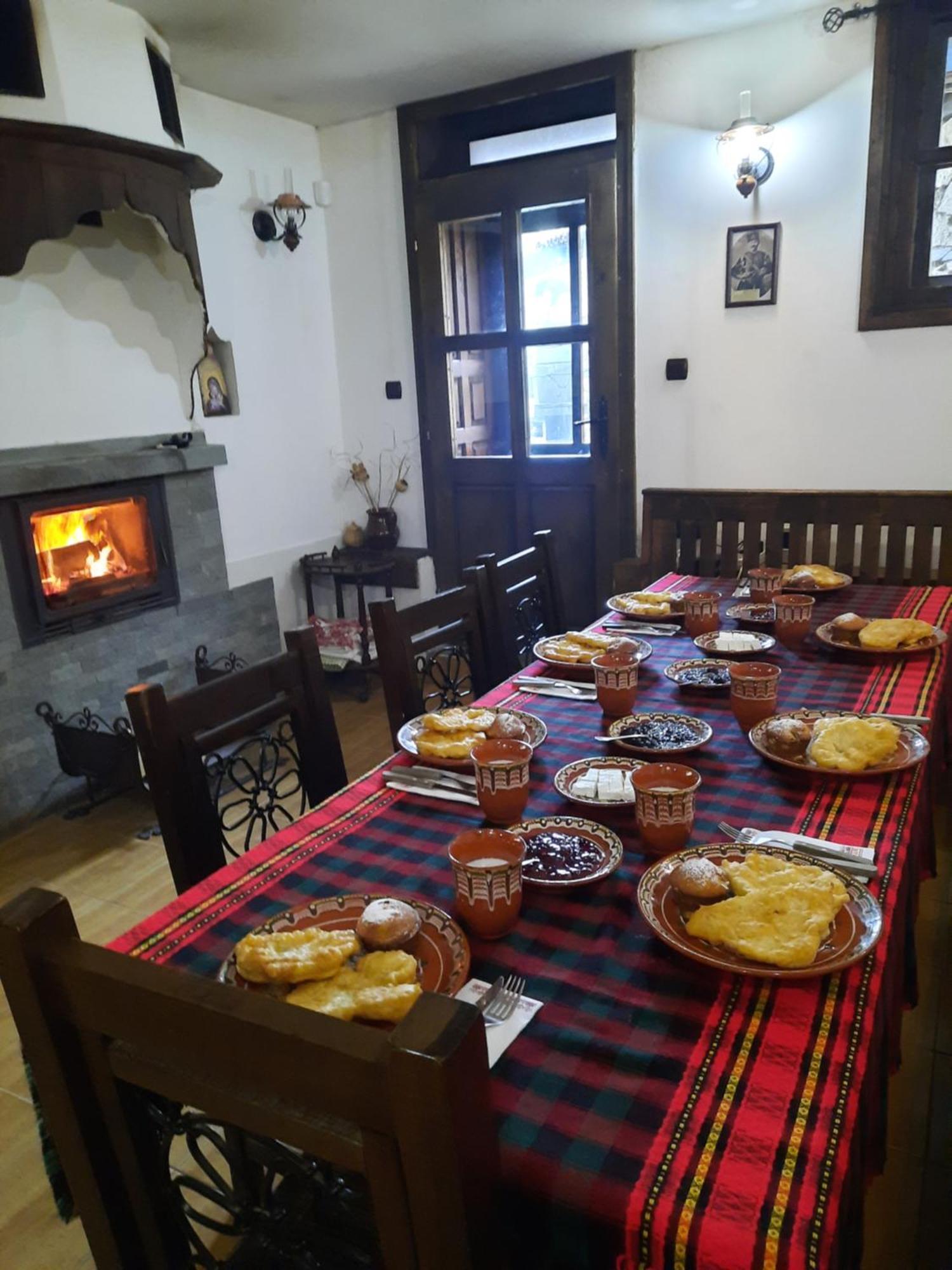 Hotel Чолаковата Къща Koprivshtitsa Esterno foto