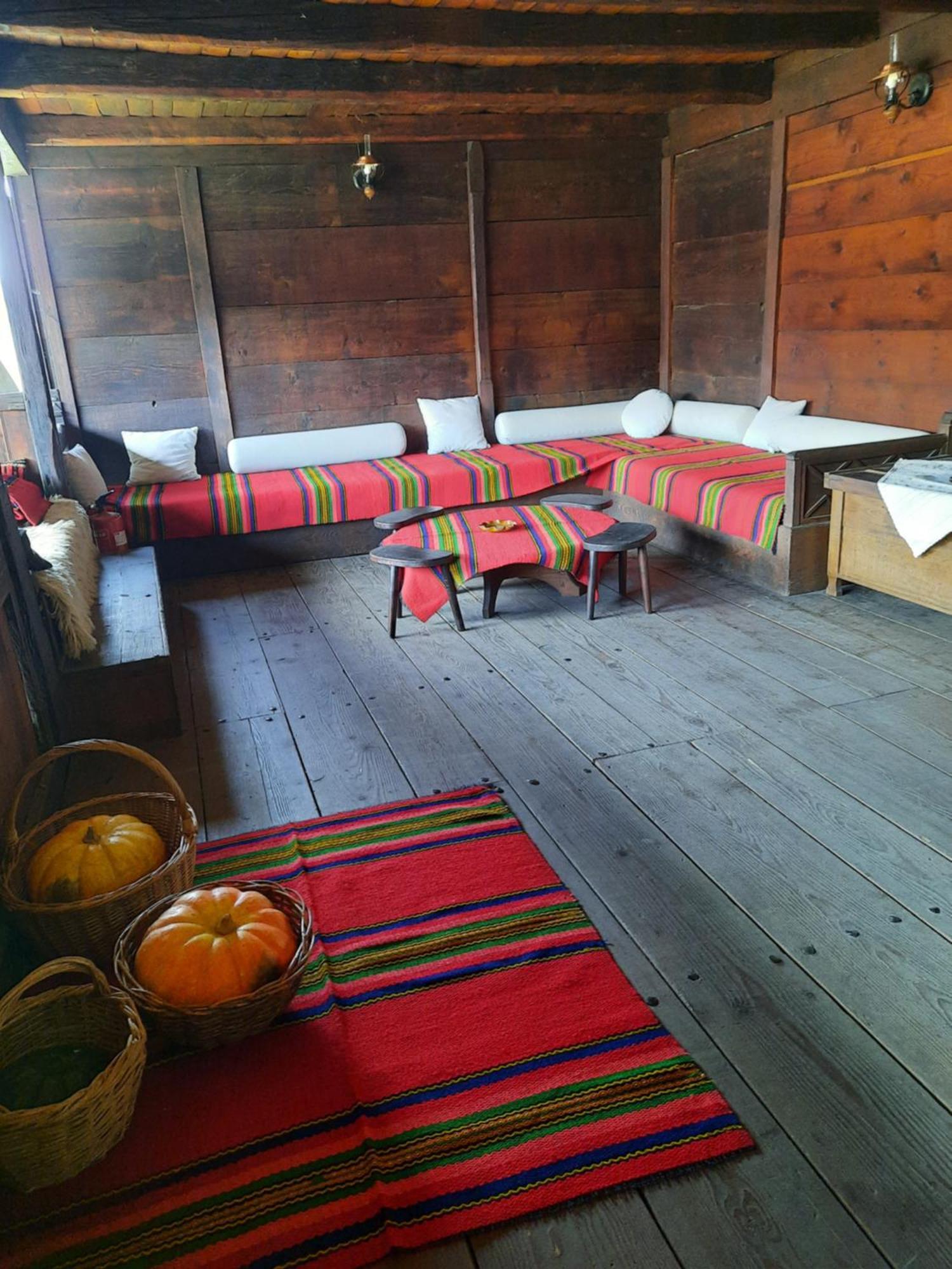 Hotel Чолаковата Къща Koprivshtitsa Esterno foto