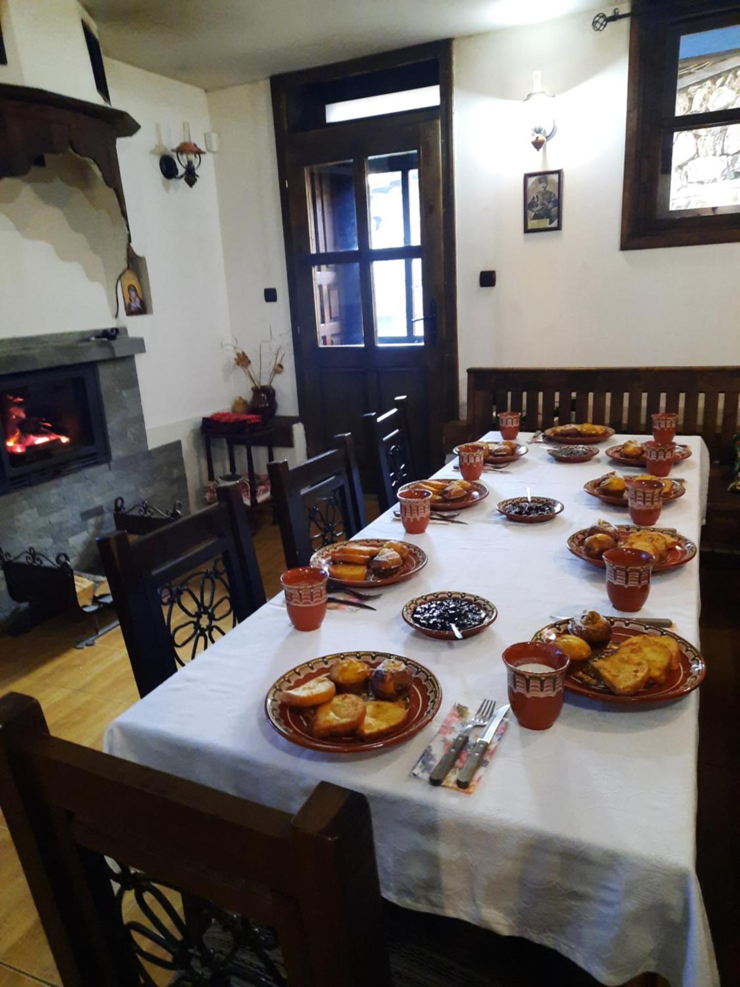 Hotel Чолаковата Къща Koprivshtitsa Esterno foto