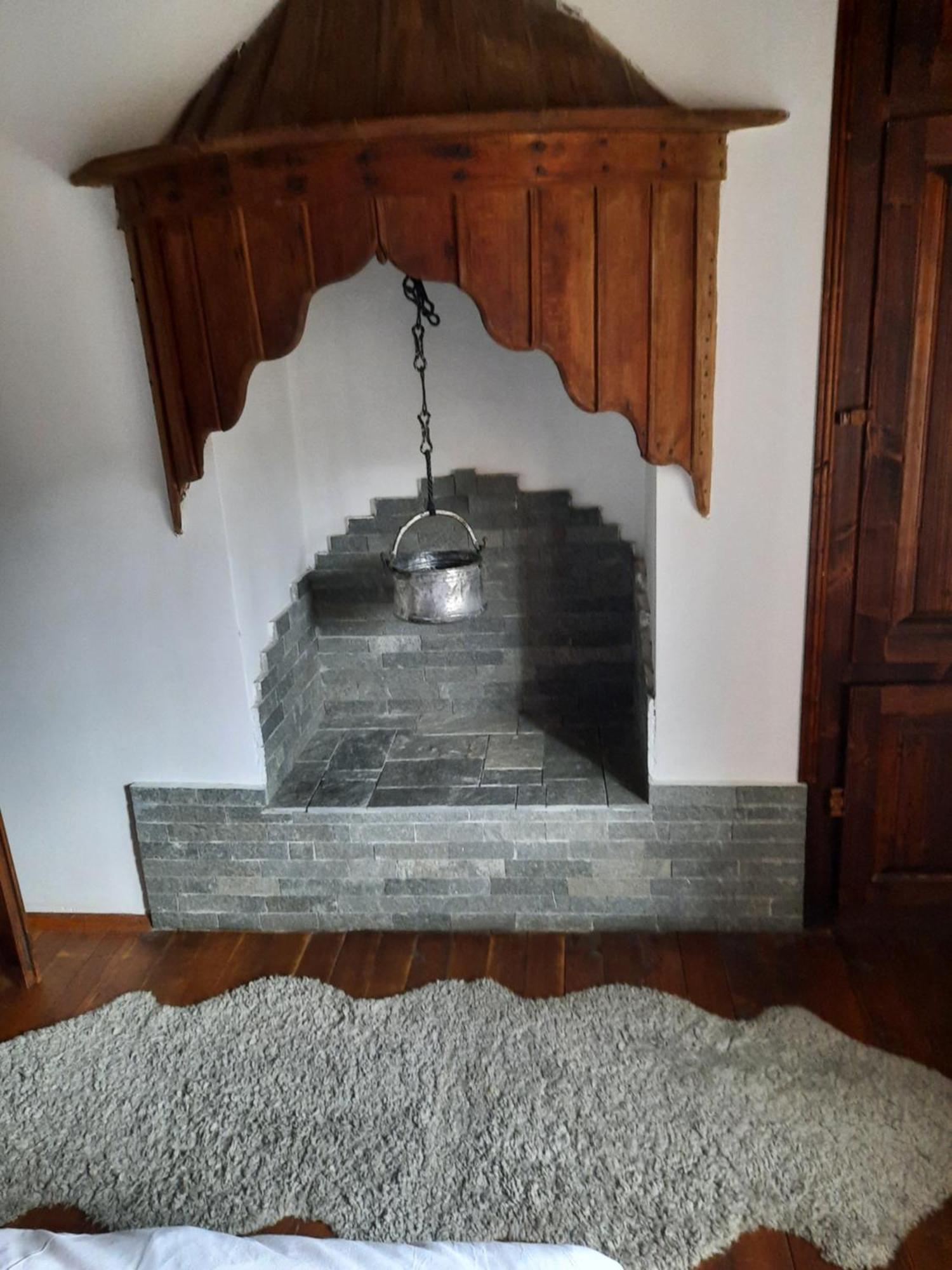 Hotel Чолаковата Къща Koprivshtitsa Esterno foto