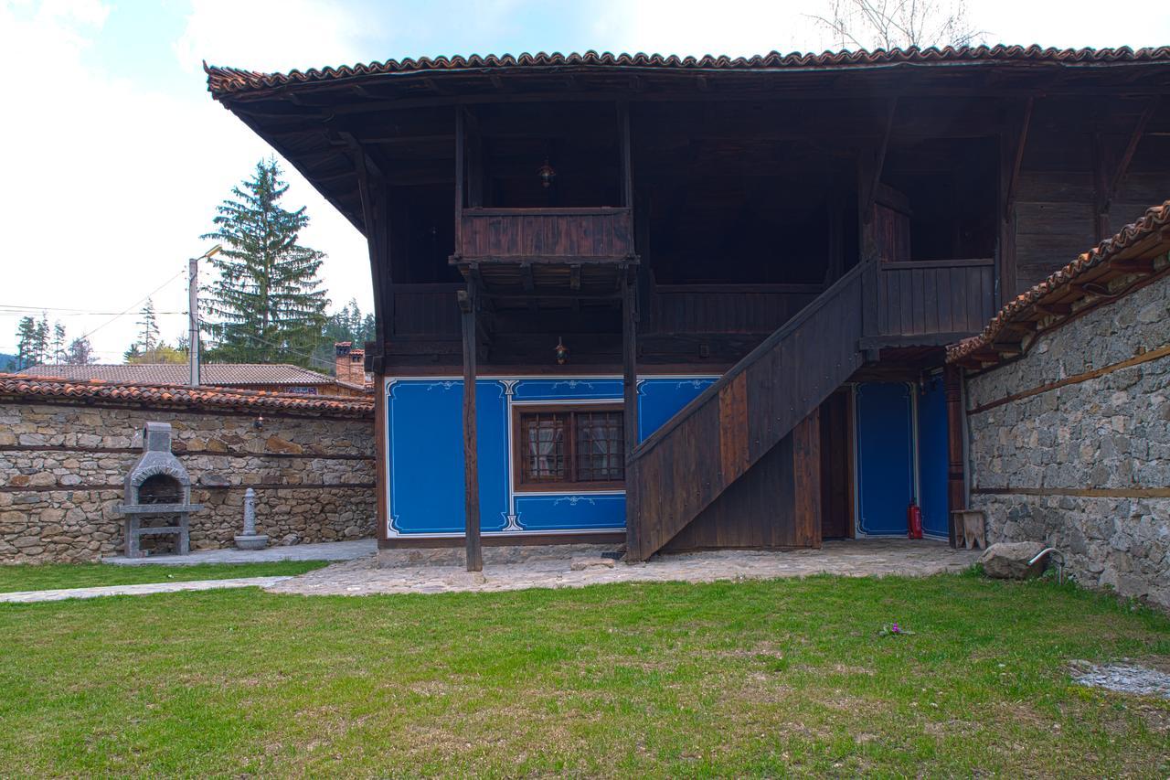 Hotel Чолаковата Къща Koprivshtitsa Esterno foto