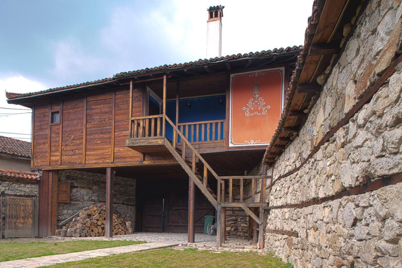 Hotel Чолаковата Къща Koprivshtitsa Esterno foto
