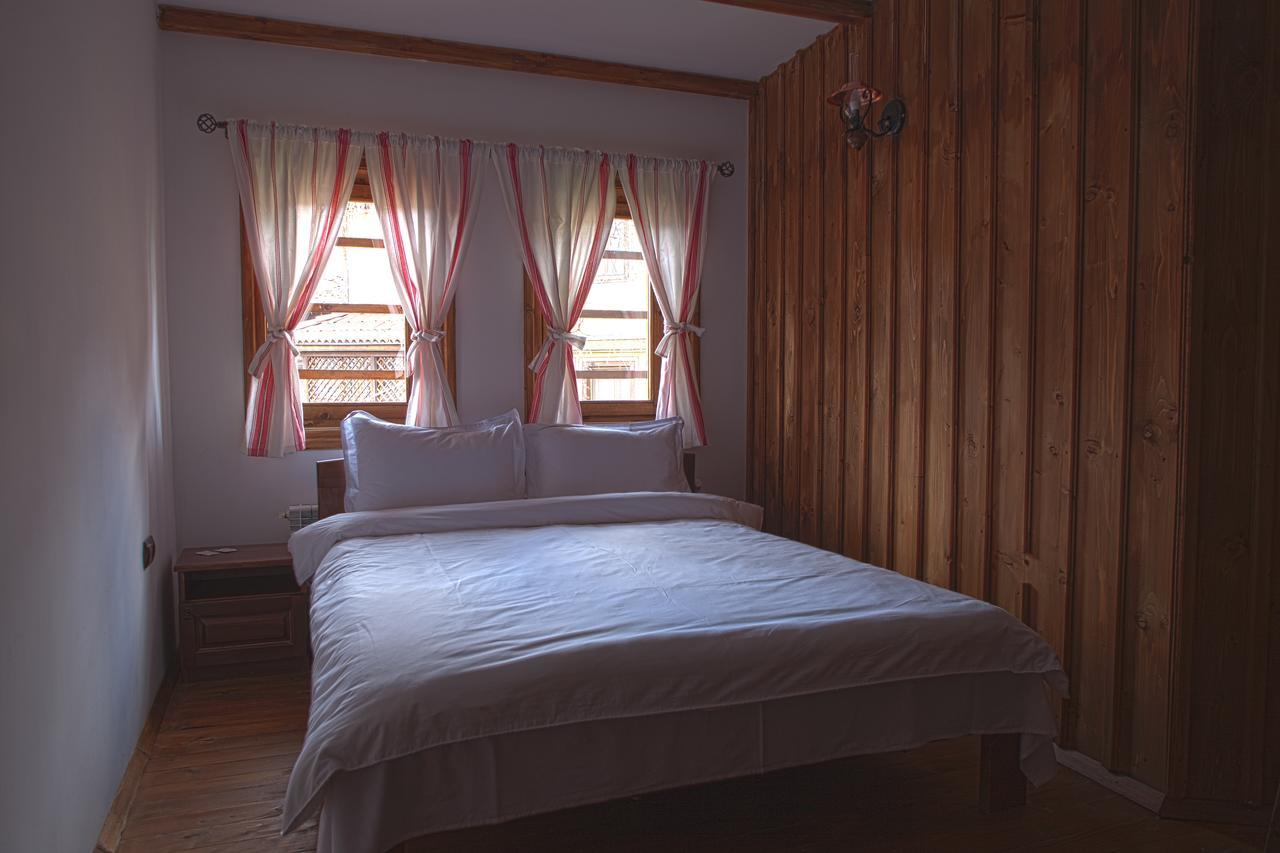 Hotel Чолаковата Къща Koprivshtitsa Esterno foto